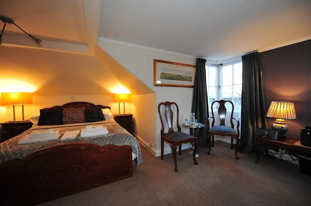 Edinburgh Sixteen Bed & Breakfast
